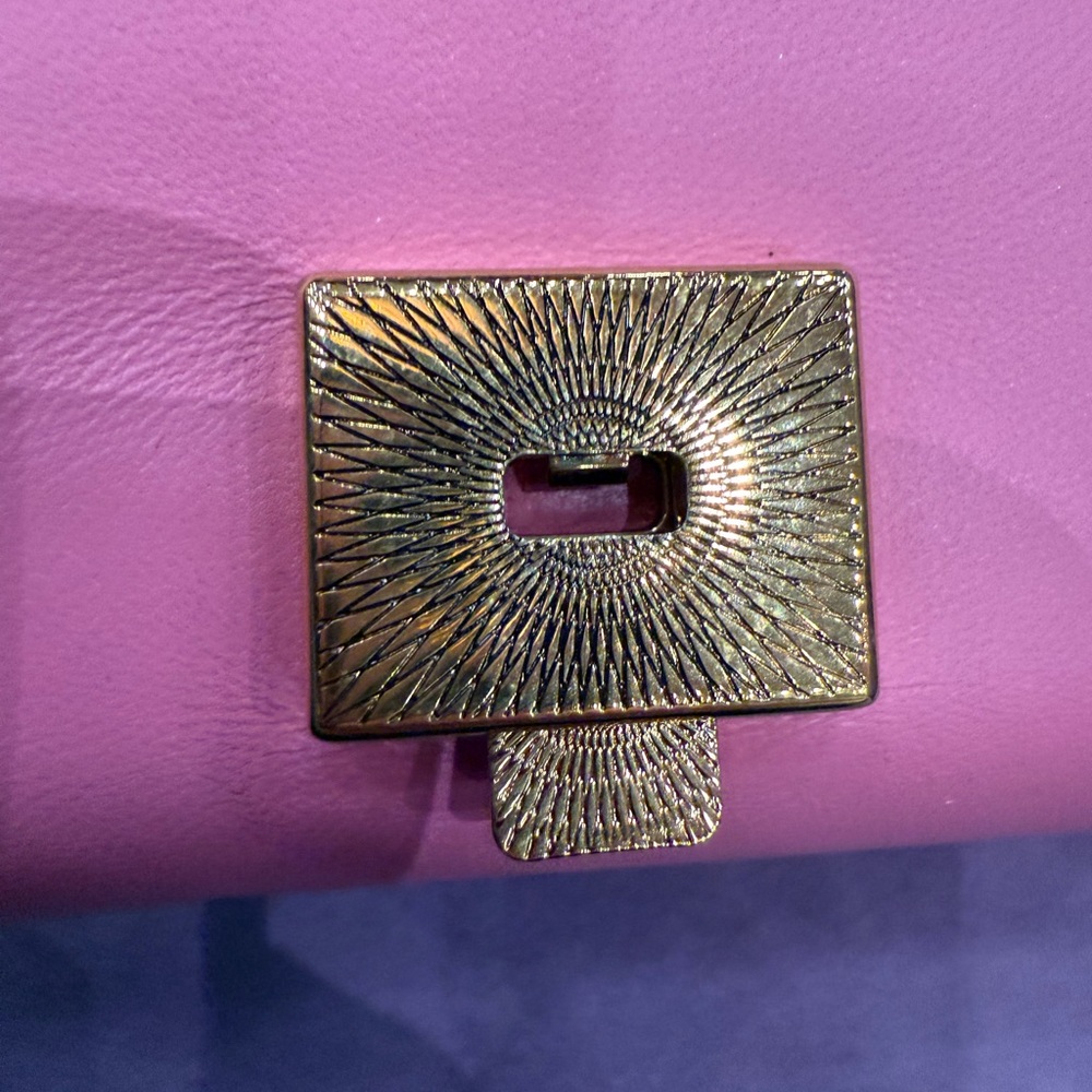 D&G Pink Quilted Crossbody Bag with Gold Chain - Picture 5 of 9